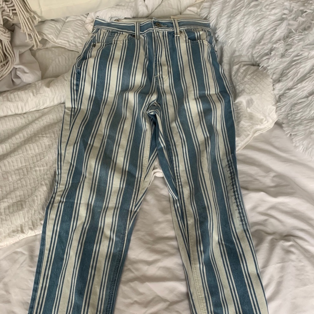 American eagle mom jeans!